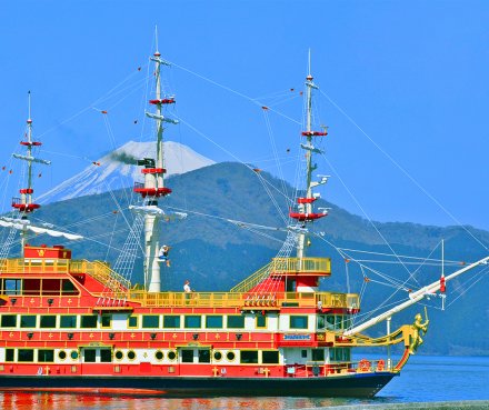 Day 10 Hakone Mount Fuji - Pirate ship